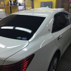 トヨタクラウンスモークフィルム施工