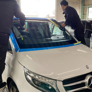 ベンツVクラス 自動車ガラス交換