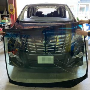 トヨタアルファード-新潟コートテクトガラス交換