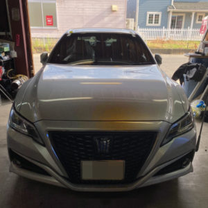 トヨタクラウンガラス交換